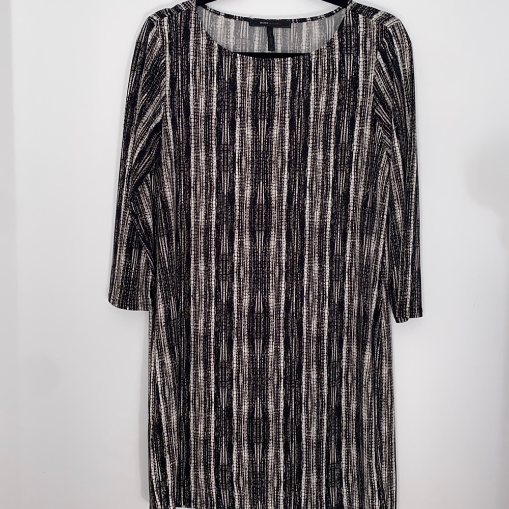 BCBG MaxAzria Women’s Black combo batik shift dress, size medium